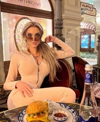 Полина, 24